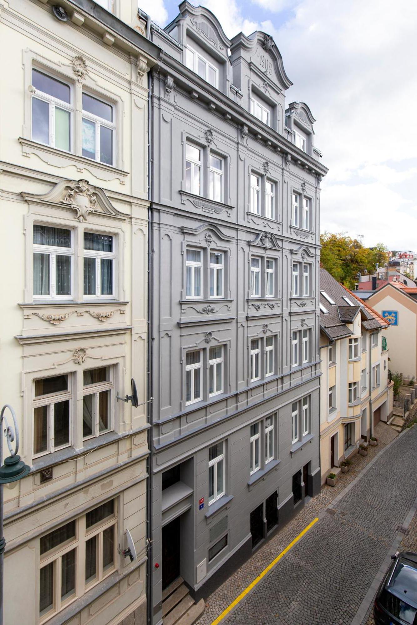 Aparthotel Family By Astoria & Medical Karlsbad